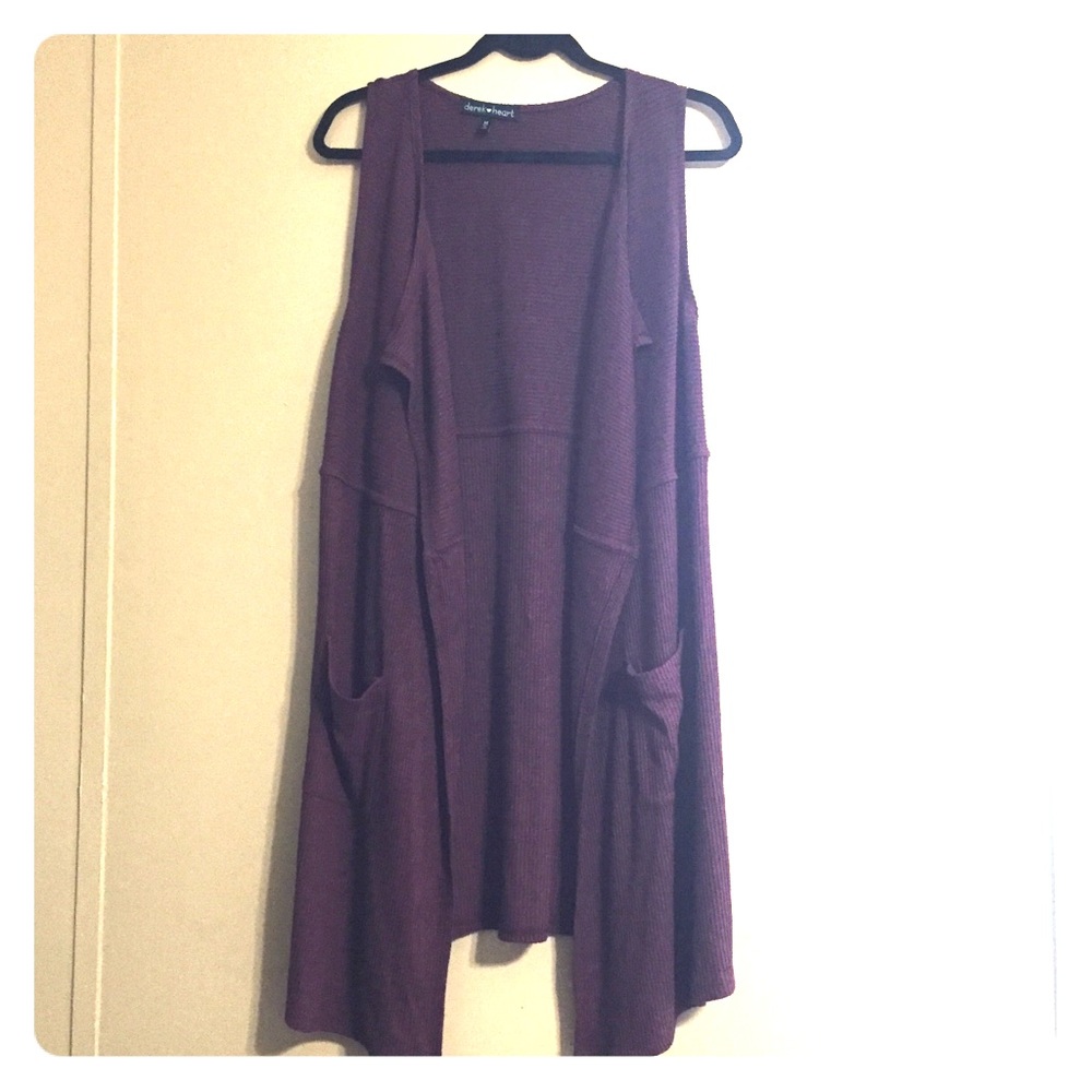 💟3/$10 Derek Heart sleeveless cardigan